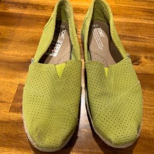 Green Espadrille style TOMS